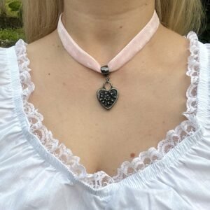 Colar Veludo Rosa Coração Pequeno